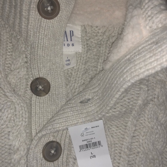Boys GAP sweater - Picture 2 of 2